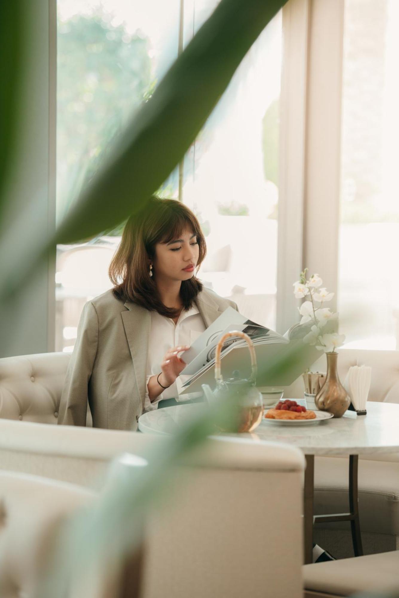 Dusit Doha Hotel Esterno foto Kim Sae-ron in 2019