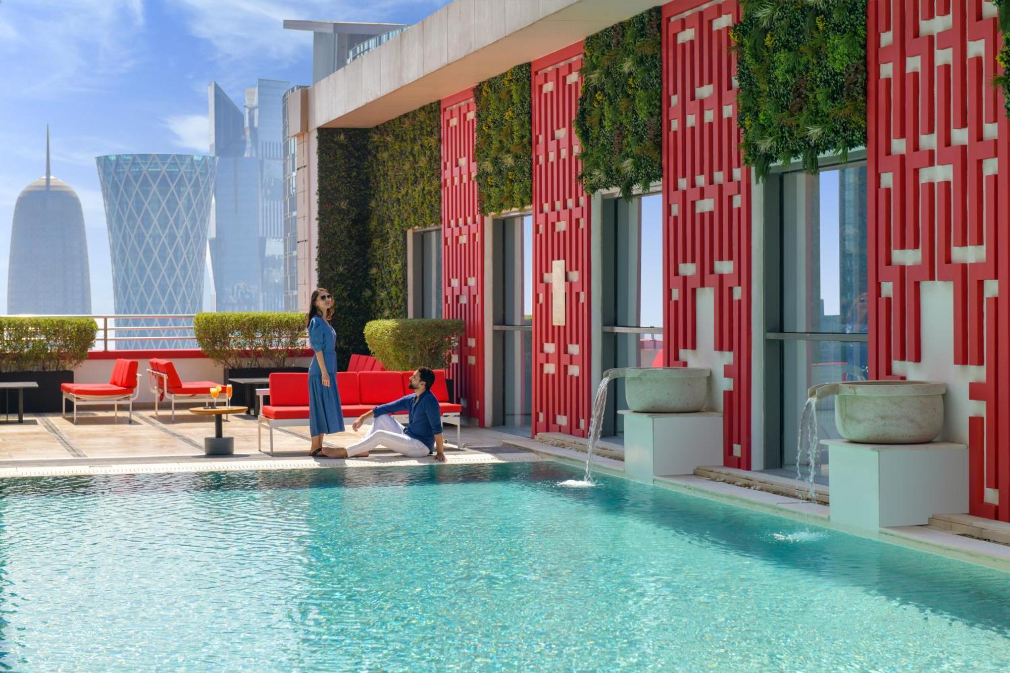 Dusit Doha Hotel Esterno foto The pool at the 87th floor