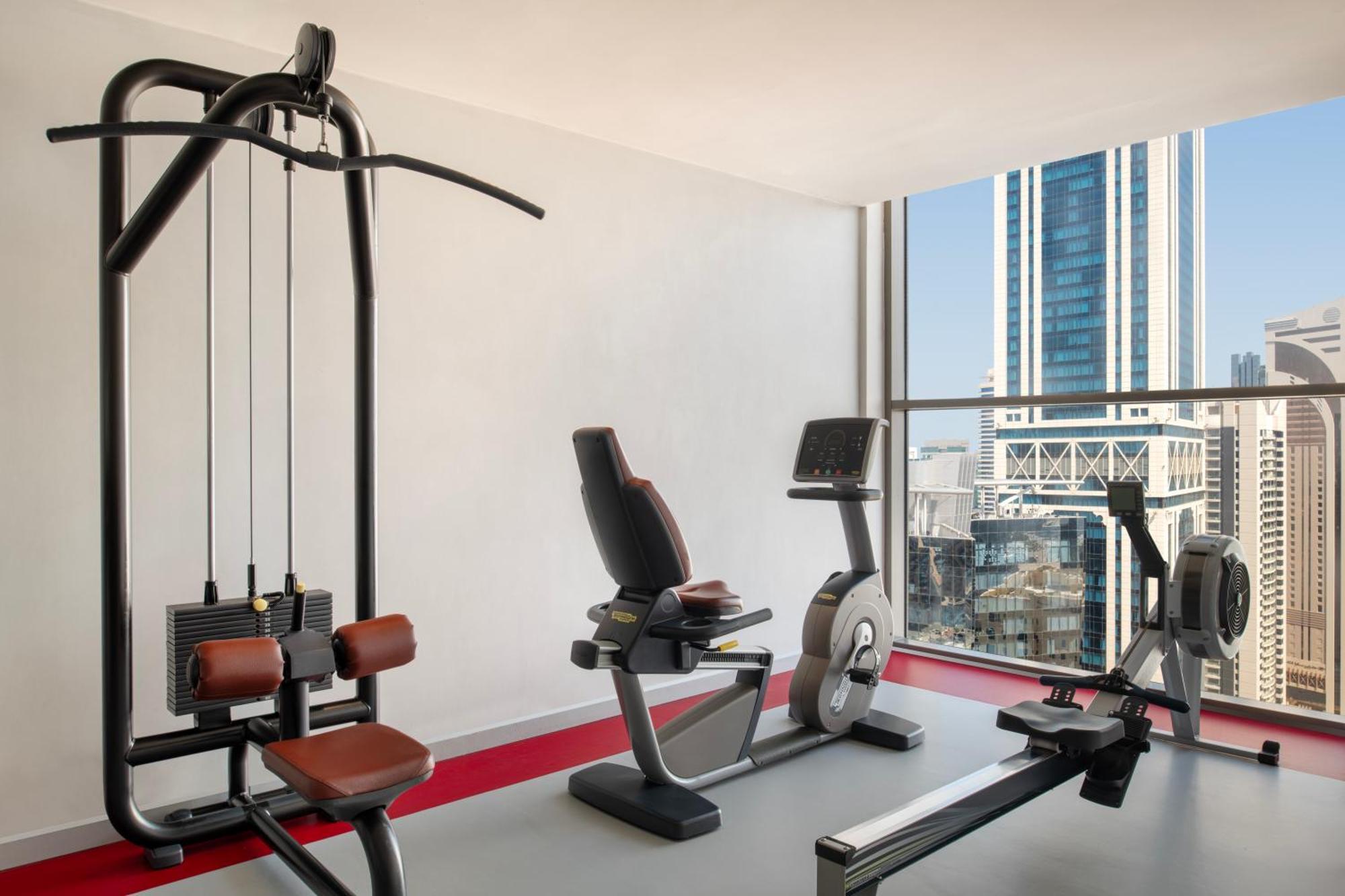 Dusit Doha Hotel Esterno foto Fitness Center