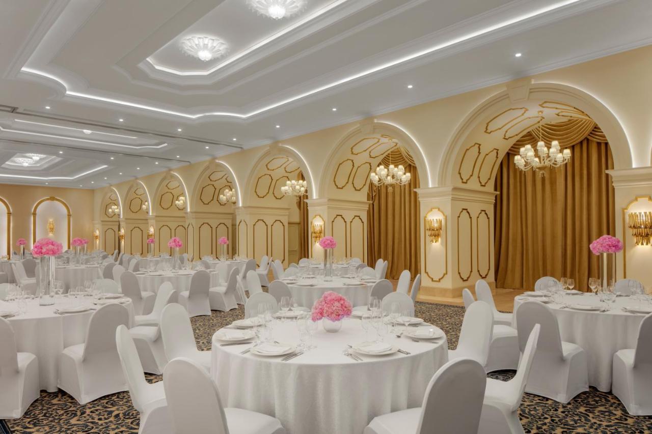 Dusit Doha Hotel Esterno foto The ballroom